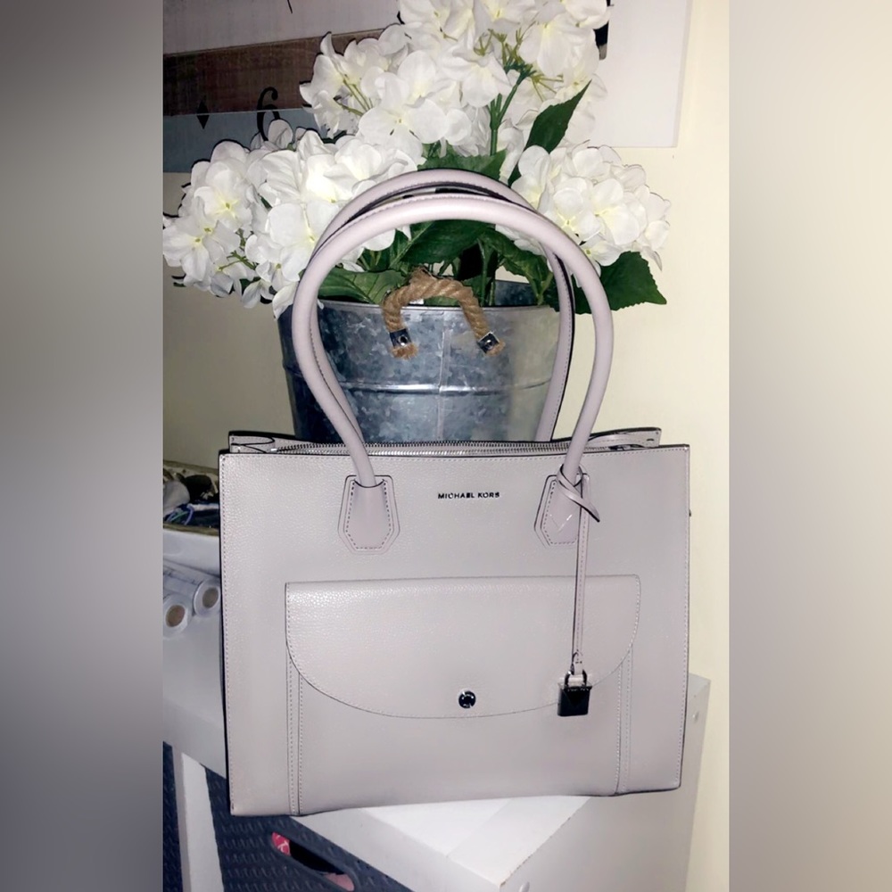 Michael kors tote